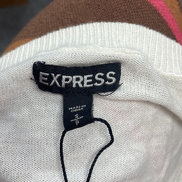 Express Women’s Cropped Sweater (5301) - Picture 4 of 6